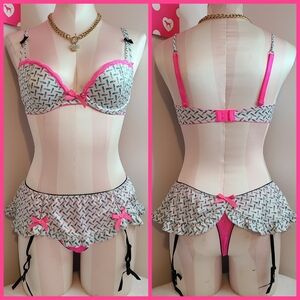 VTG VS Sexy Little Things Silky Satin Lipstick Bra/ Panty Set Size 32D/Lg